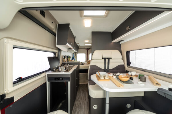 AUTOCARAVANA CAMPER VAN MCLOUIS MENFYS 3 NUEVA TEMPORADA 2023 MALLON BETANZOS CORUÑA GALICIA
