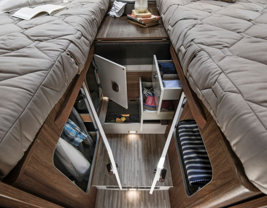 AUTOCARAVANA MOBILVETTA KROSSER 64 NUEVA CAMAS GEMELAS GAMA ALTA STOCK MALLON 2023 CAMA BASCULANTE BETANZOS GALICIA CORUÑA 75